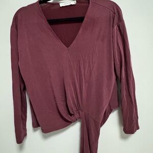 Astr Women's Plum V-Neck Blouse
